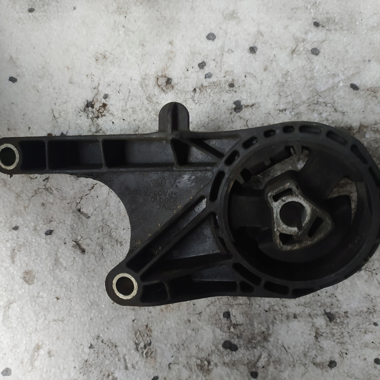 holder engine mount OPEL ASTRA J A17DTR 230010