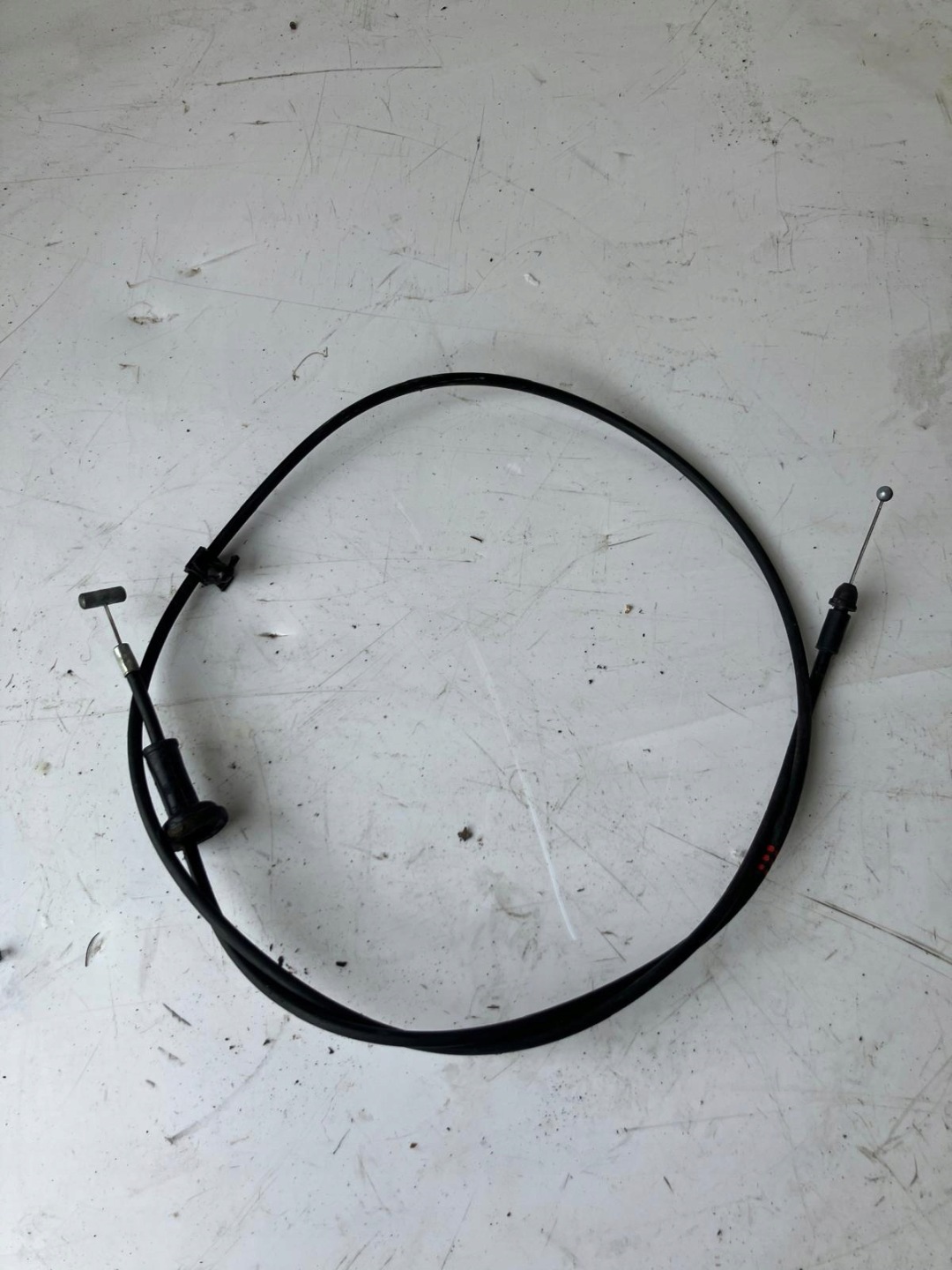 Câble Levier pour l’ouverture du capot KIA RIO IV
