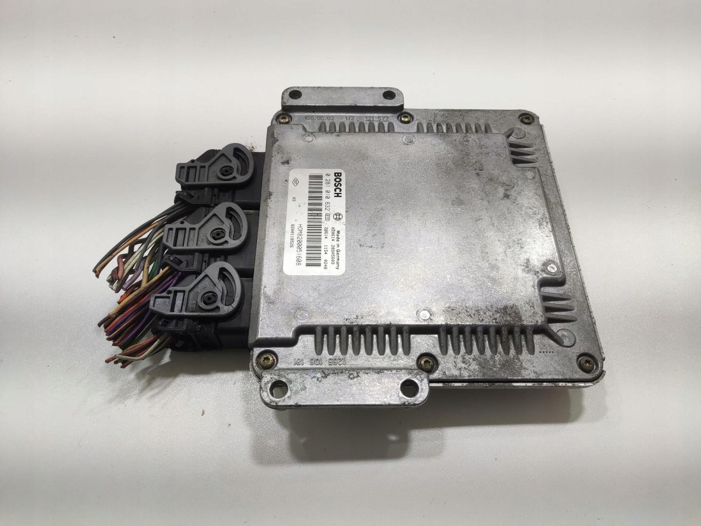 control unit computer of the engine TRAFIC II VIVARO A 1.9 DCI 2001-2006 8200118526