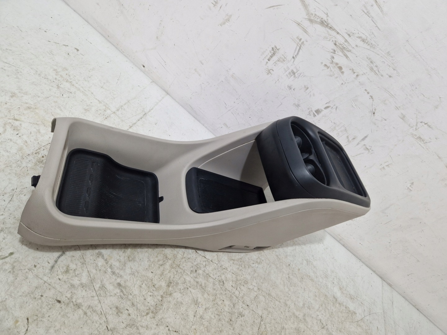 CHRYSLER PACIFICA II 16- TUNEL mitte CUP HOLDER 5RJ94TRMAA