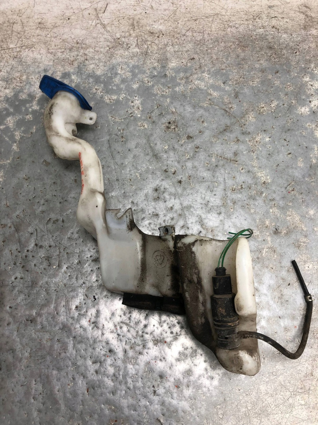 washer fluid tank VW NEW BEETLE 1C0955453D