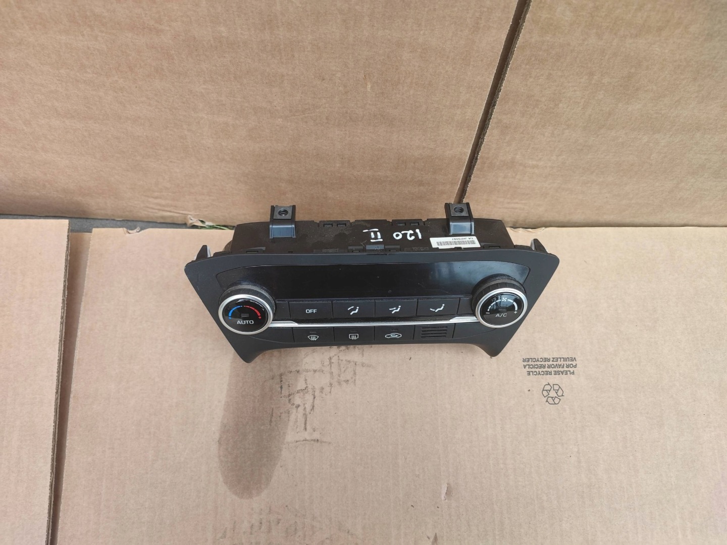 HYUNDAI I20 II Unite commande clima CLIMATRONIC 97250C8200