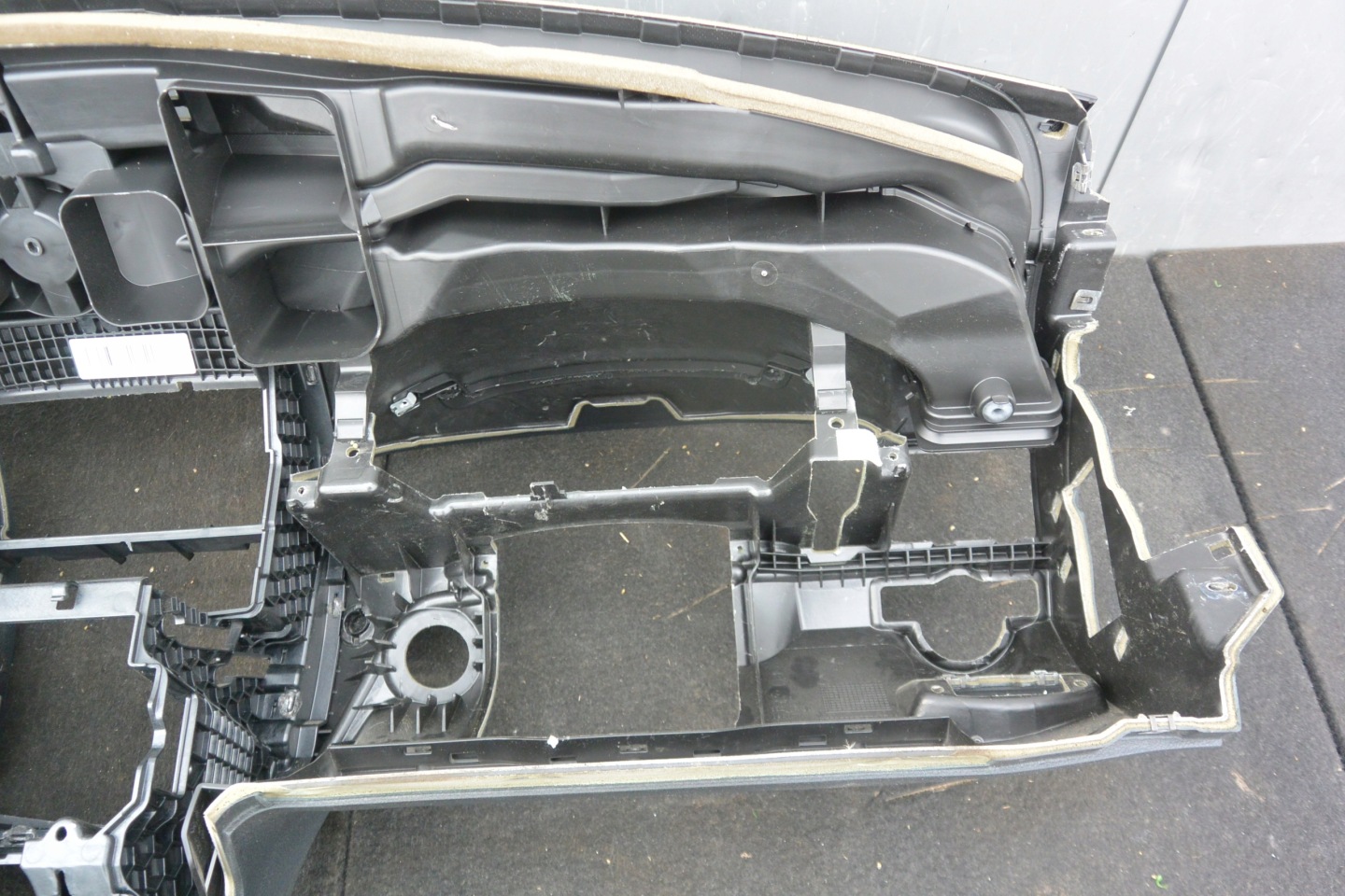 dashboard console MERCEDES C-KLASA W204 EU