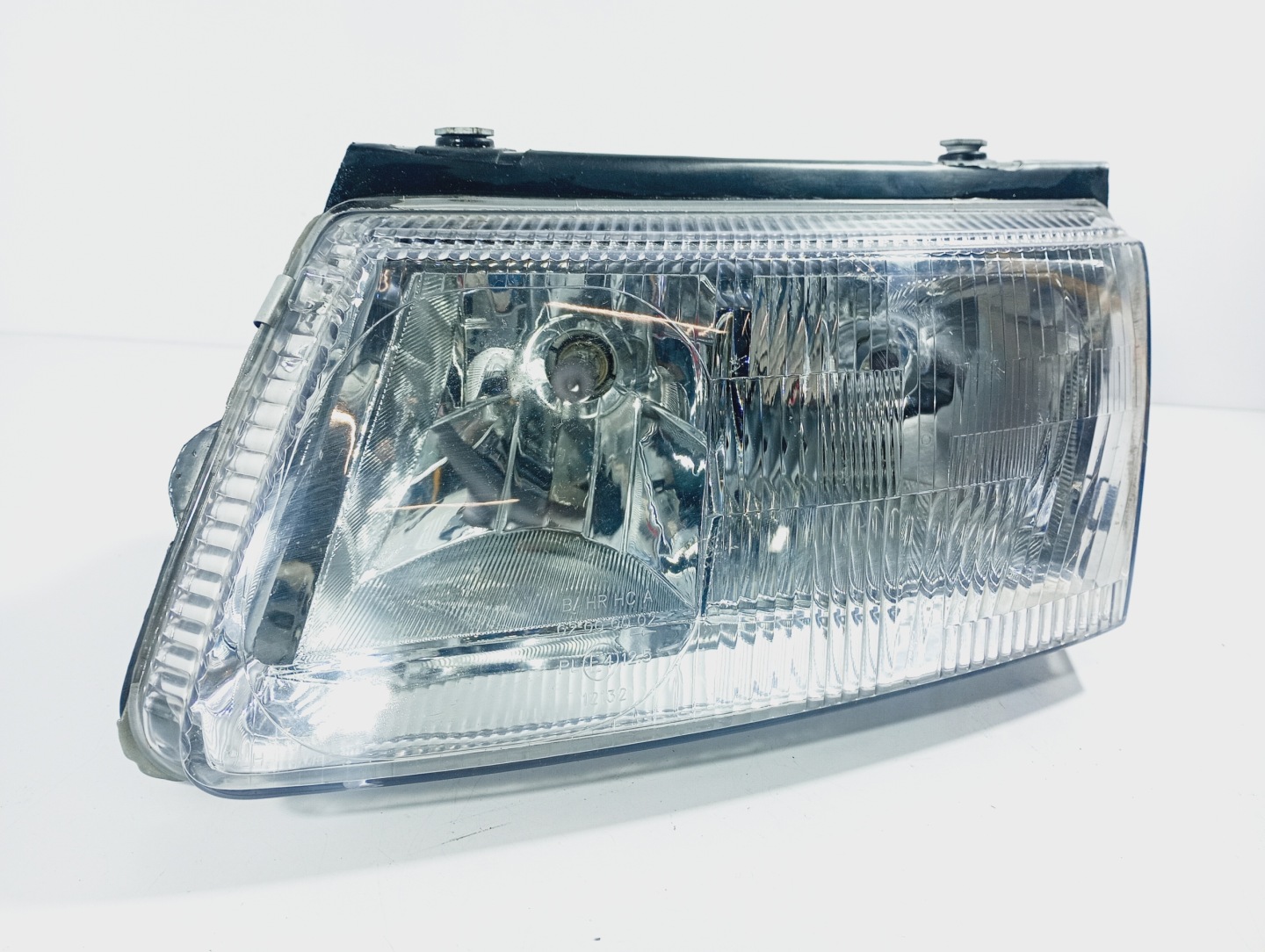 light left front reflektor left front OE 081411101L VW PASSAT B5 96-05