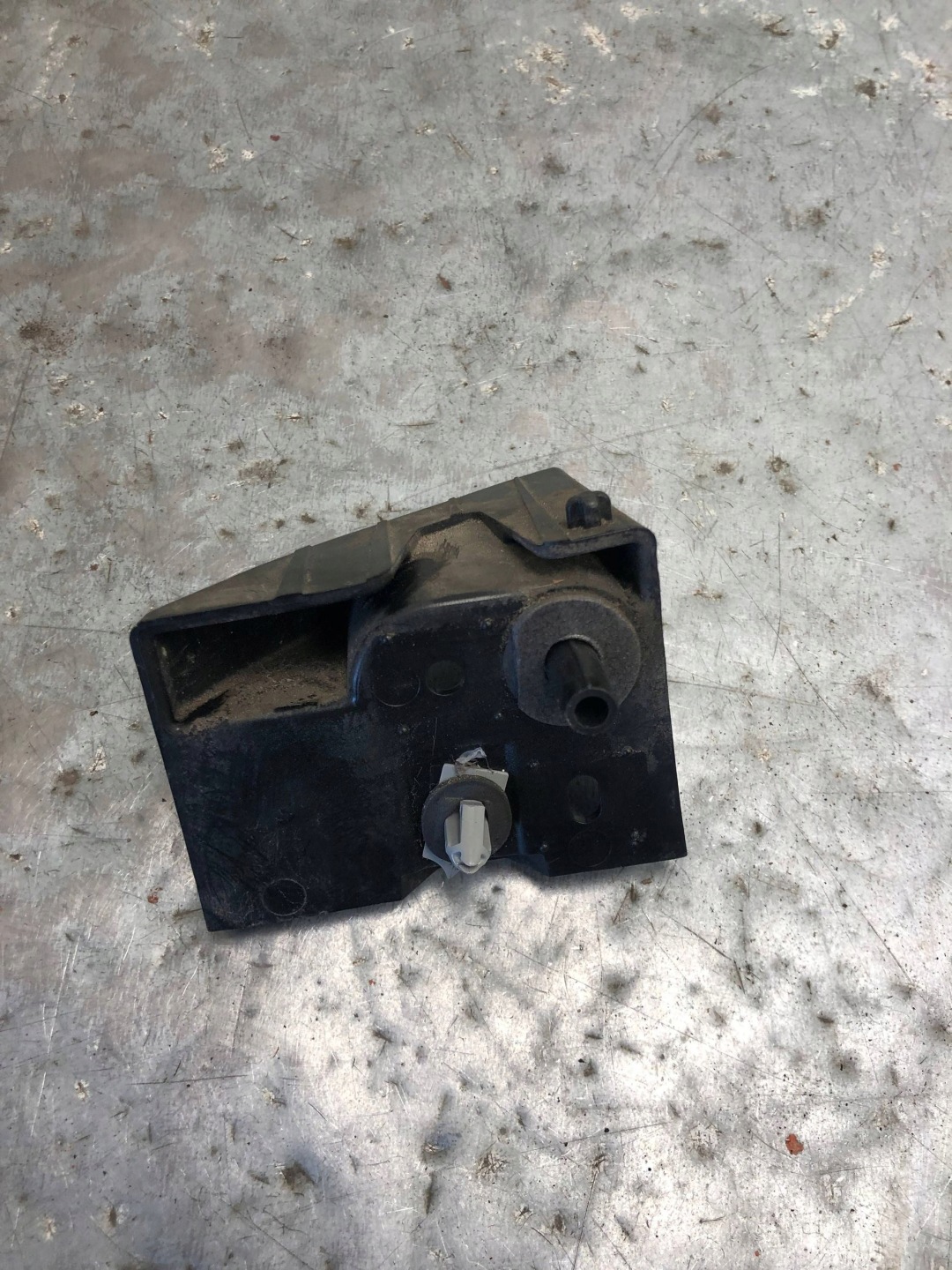 bumper bracket right rear part FORD KUGA MK2 LIFT GV44-17D948-A