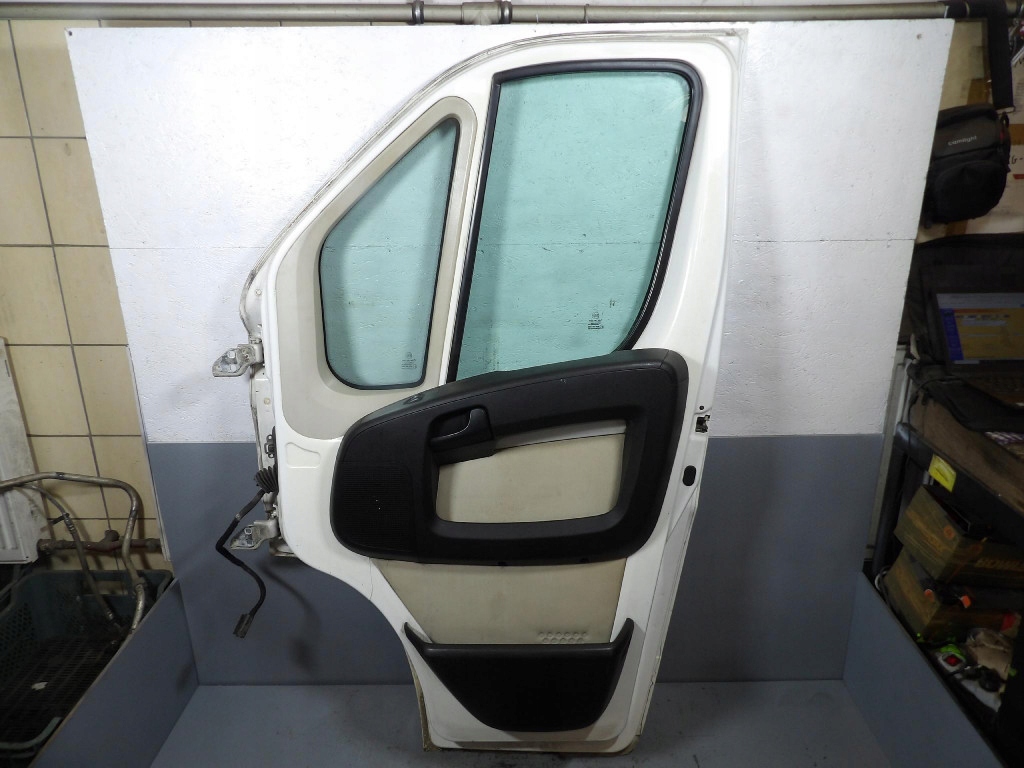 PEUGEOT BOXER II door front right 249