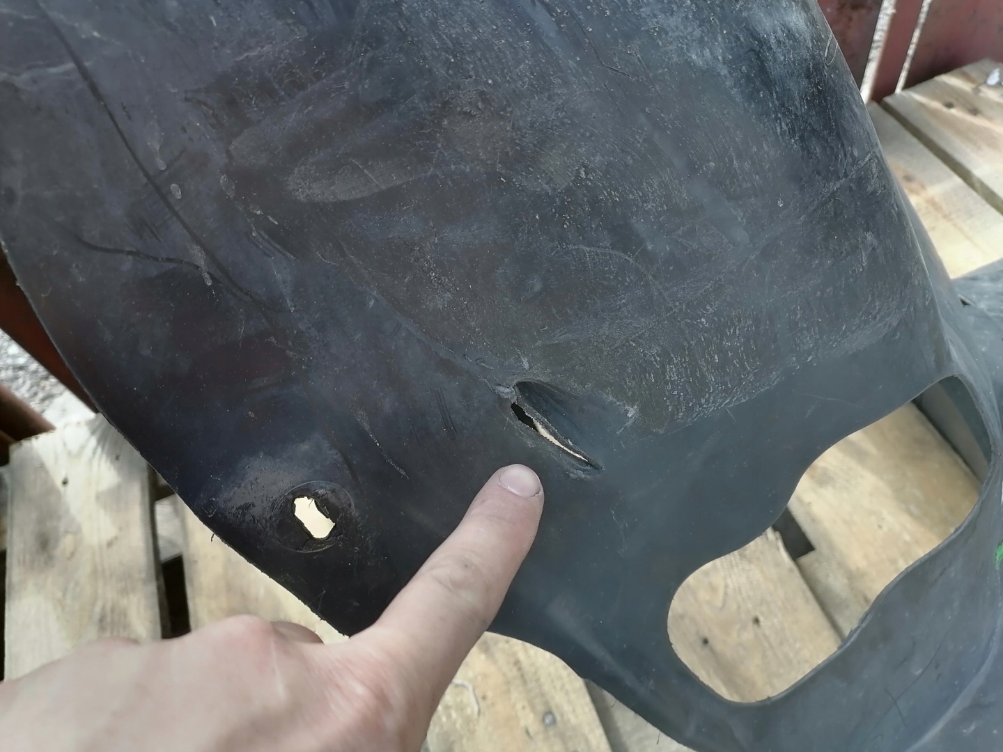 VOLKSWAGEN JETTA 5C mudguard front left 5C6805911AD