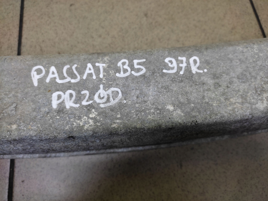 VW PASSAT B5 TRAVERSA paraurti BRZOD