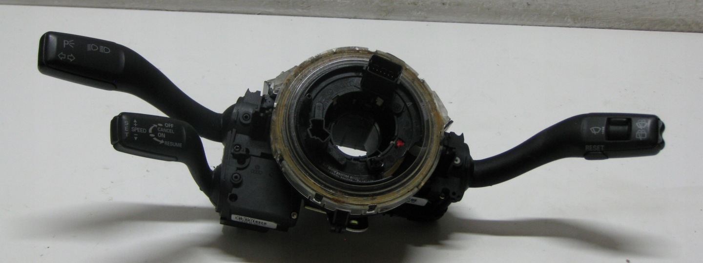 AUDI A6 C6 2.4 6V 05R commande levier commodo sous volant 4F0953549A
