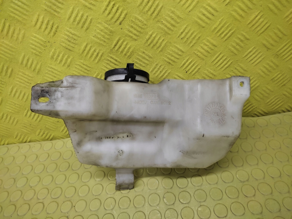 JEEP GRAND CHEROKEE washer fluid tank