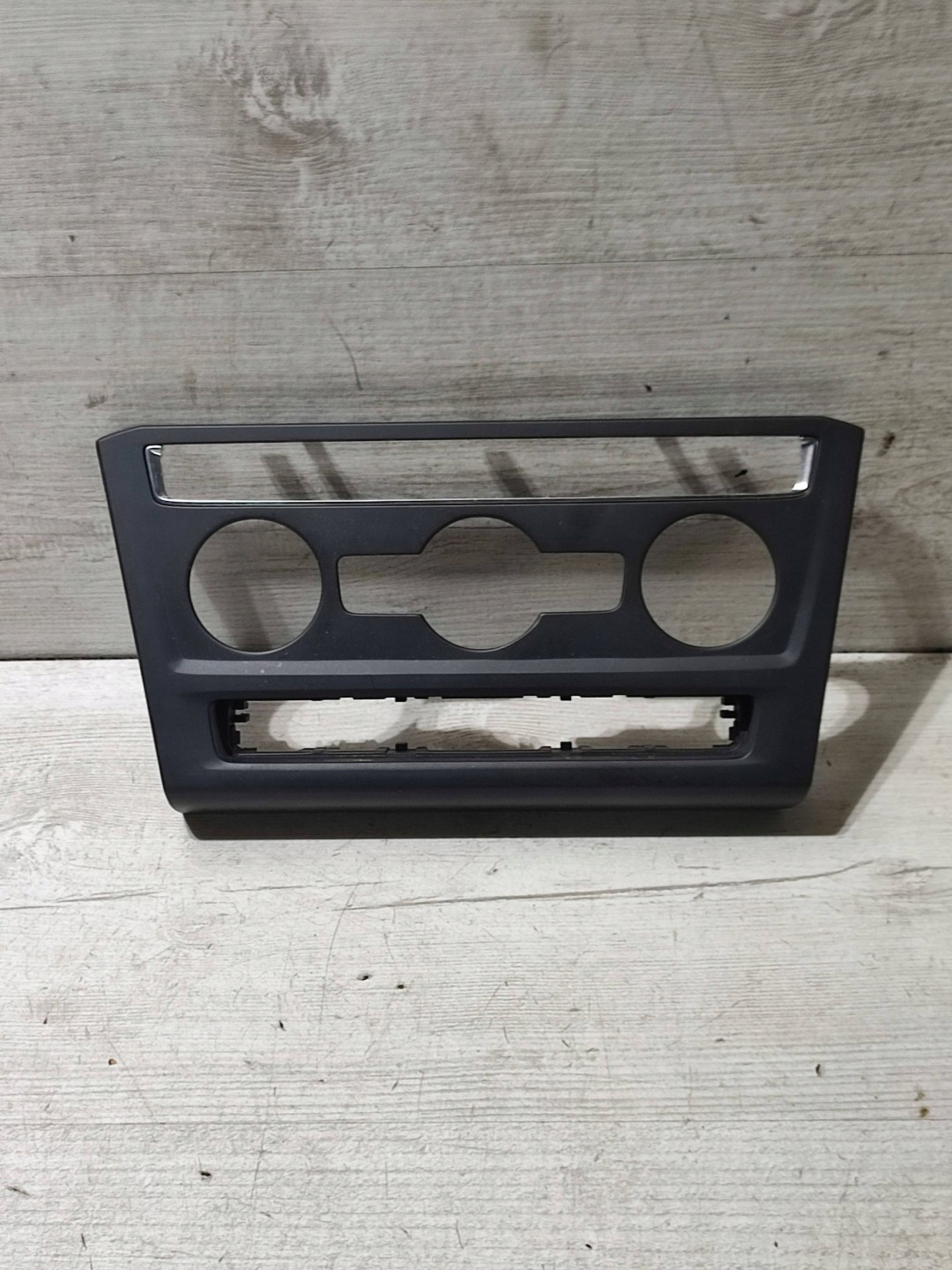 Volkswagen Touran III 20r 5TA panel central