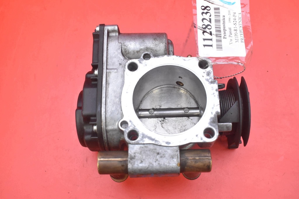 Valvola a farfalla 058133063H VW PASSAT B5 1.6 8V 101 KM 96-00