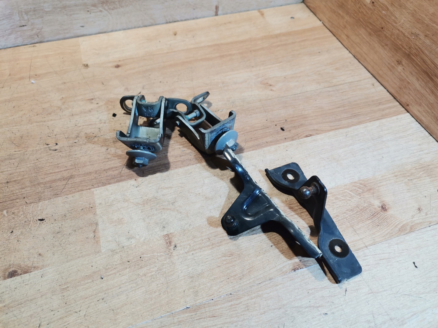 hinges bonnet boot holder SILOWNIKOW CITROEN C4 CACTUS