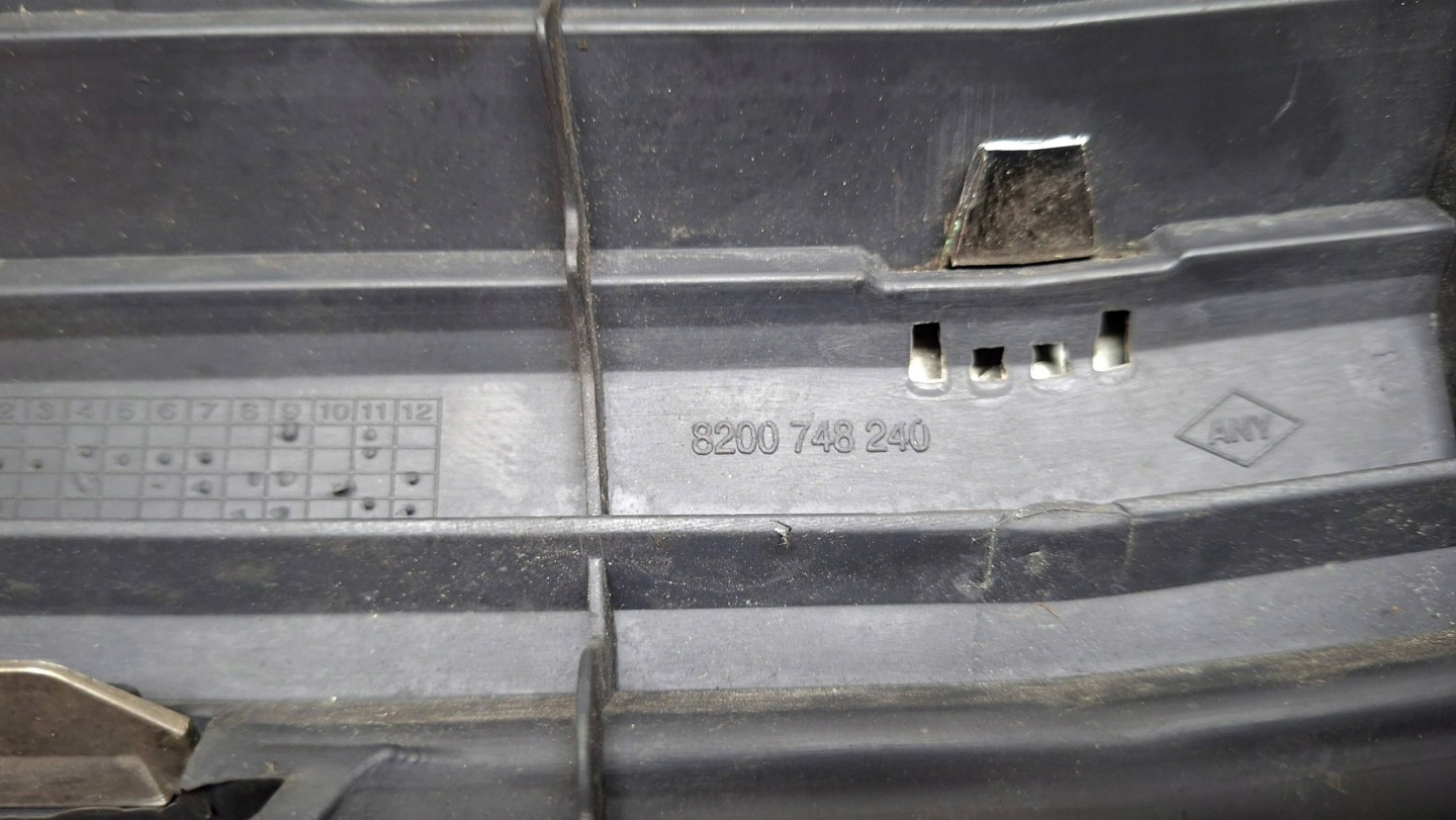 GRIGLIA Paraurti Anteriore 8200748240 DACIA LOGAN e LIFT 2007