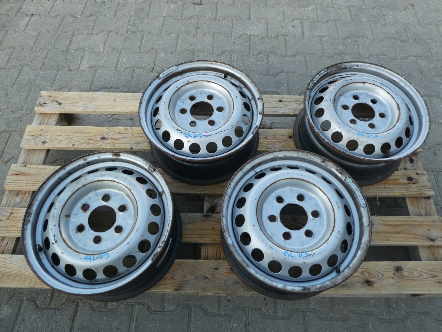 4X discs metal disc MERCEDES SPRINTER CRAFTER KBA43738