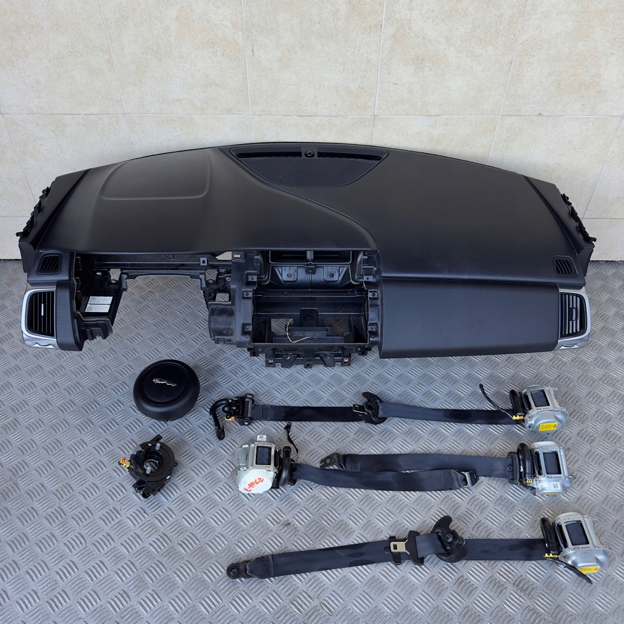 DASHBOARD CONSOLE TENSION BELTS AIRBAG JAGUAR E-PACE 2017 ROK