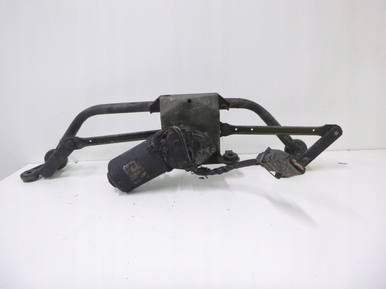 wiper mechanism front Peugeot Partner 98r.