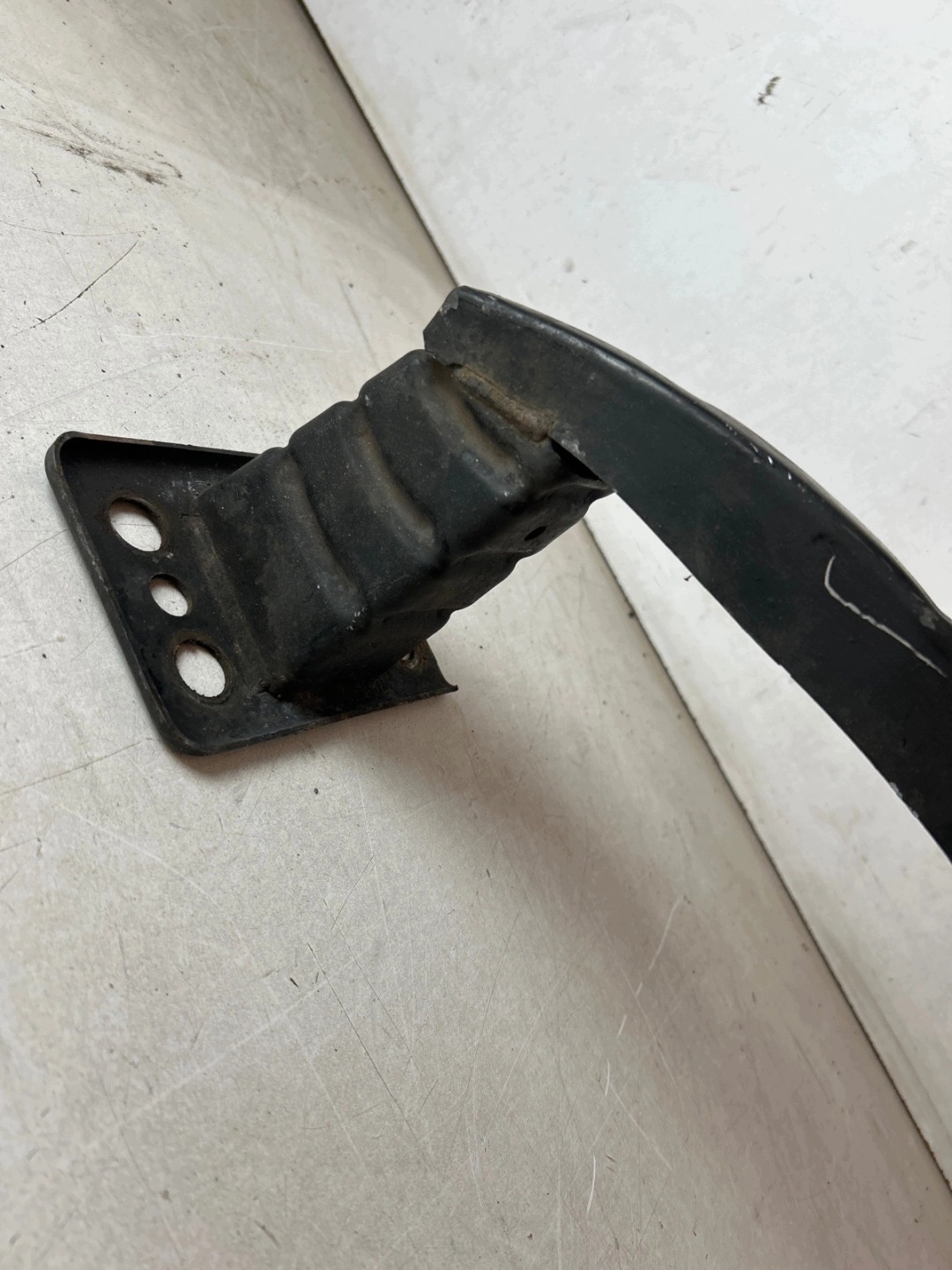 sider pillar of a bumper front lower Ford KA Mk2