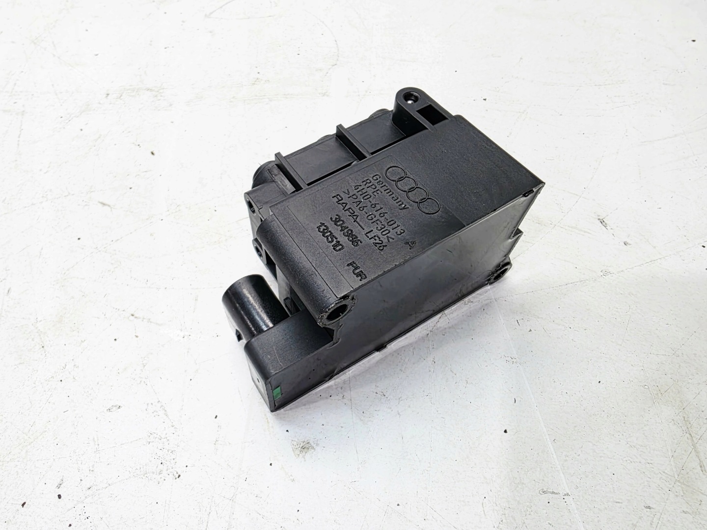 Sensor ROZDZIELACZ PNEUMATYKI AUDI A6 C7 A7 A8 D4 4H0616013A