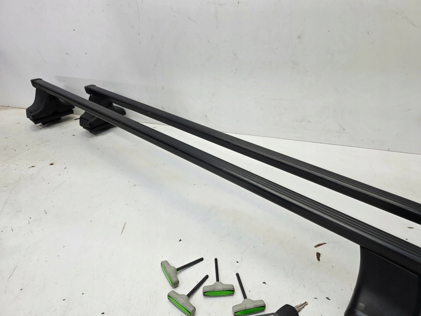 boot roof ski AUDI A4 B7 sedan THULE SWEDEN