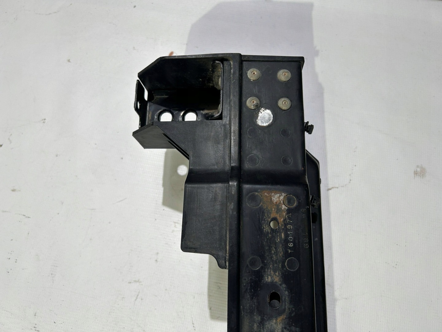 support panel for radiators pillar front cover Nissan Titan 2016r