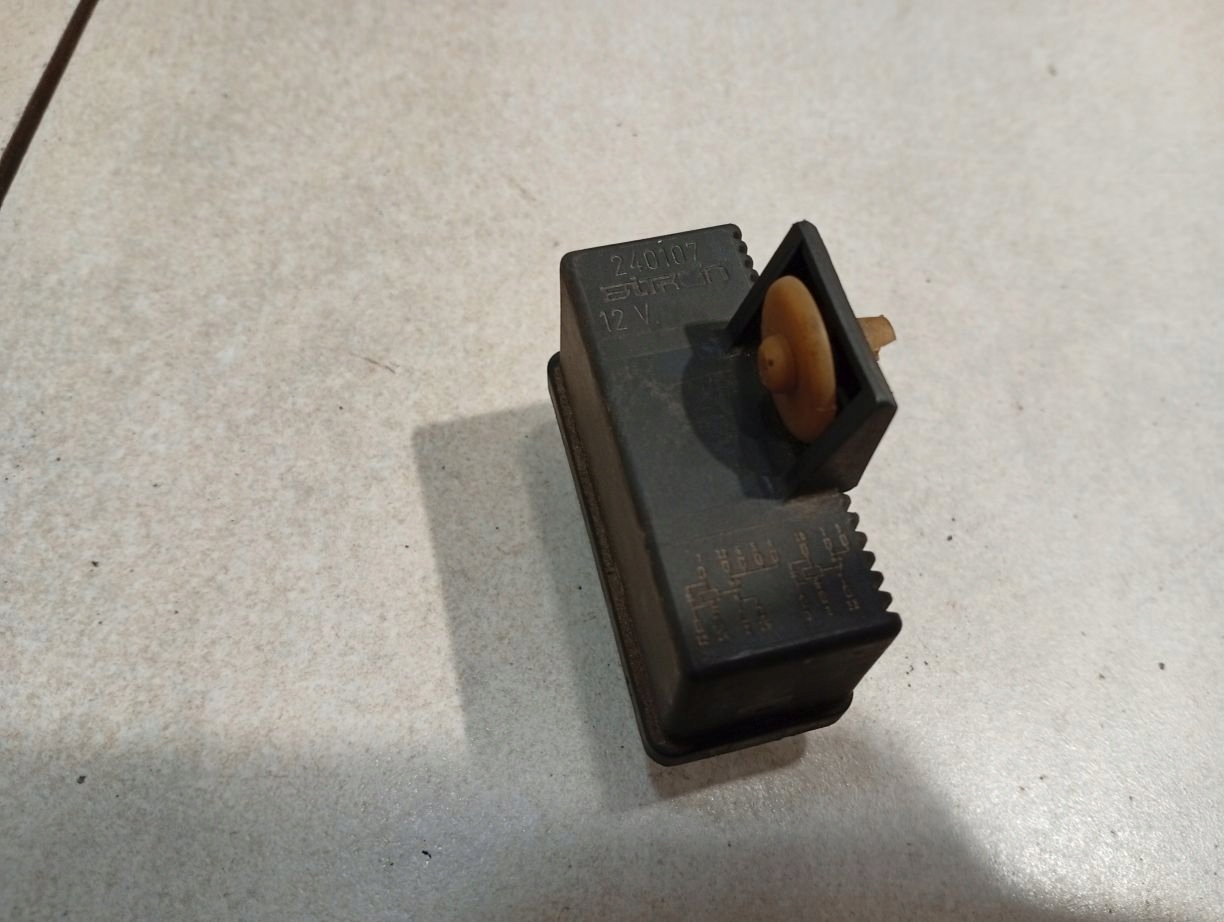 Relais POMPY Carburant CITROEN C3 1.4 HDI 240107