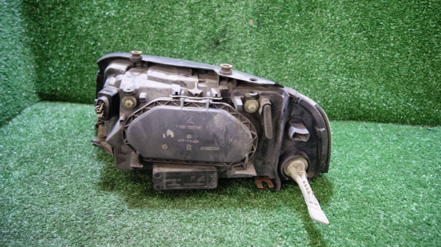 light right front SEAT ALHAMBRA 1.9TDI 7M7941016H