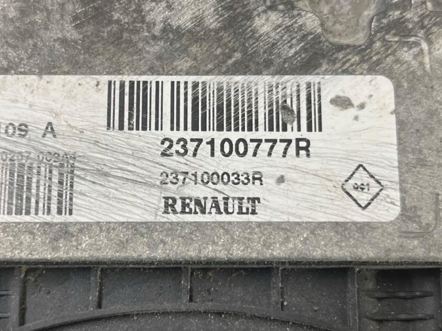 control unit of the engine Renault Scenic 3 2010 237100777R