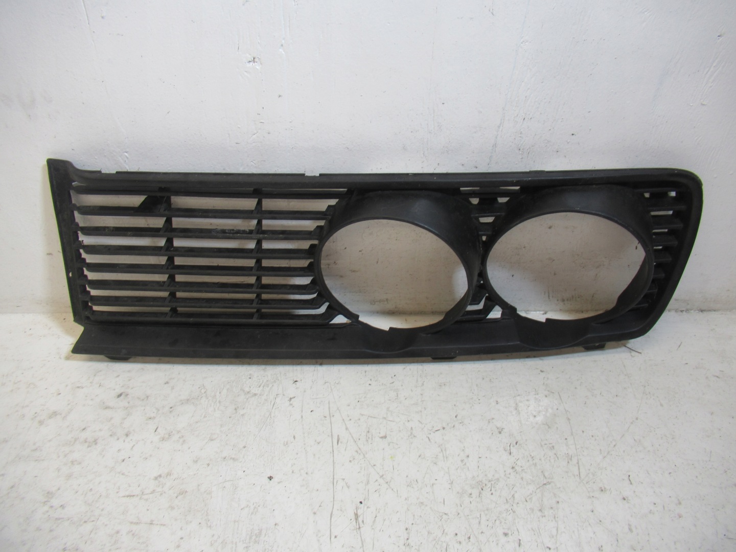 grille grid grill left BMW E12 1817570