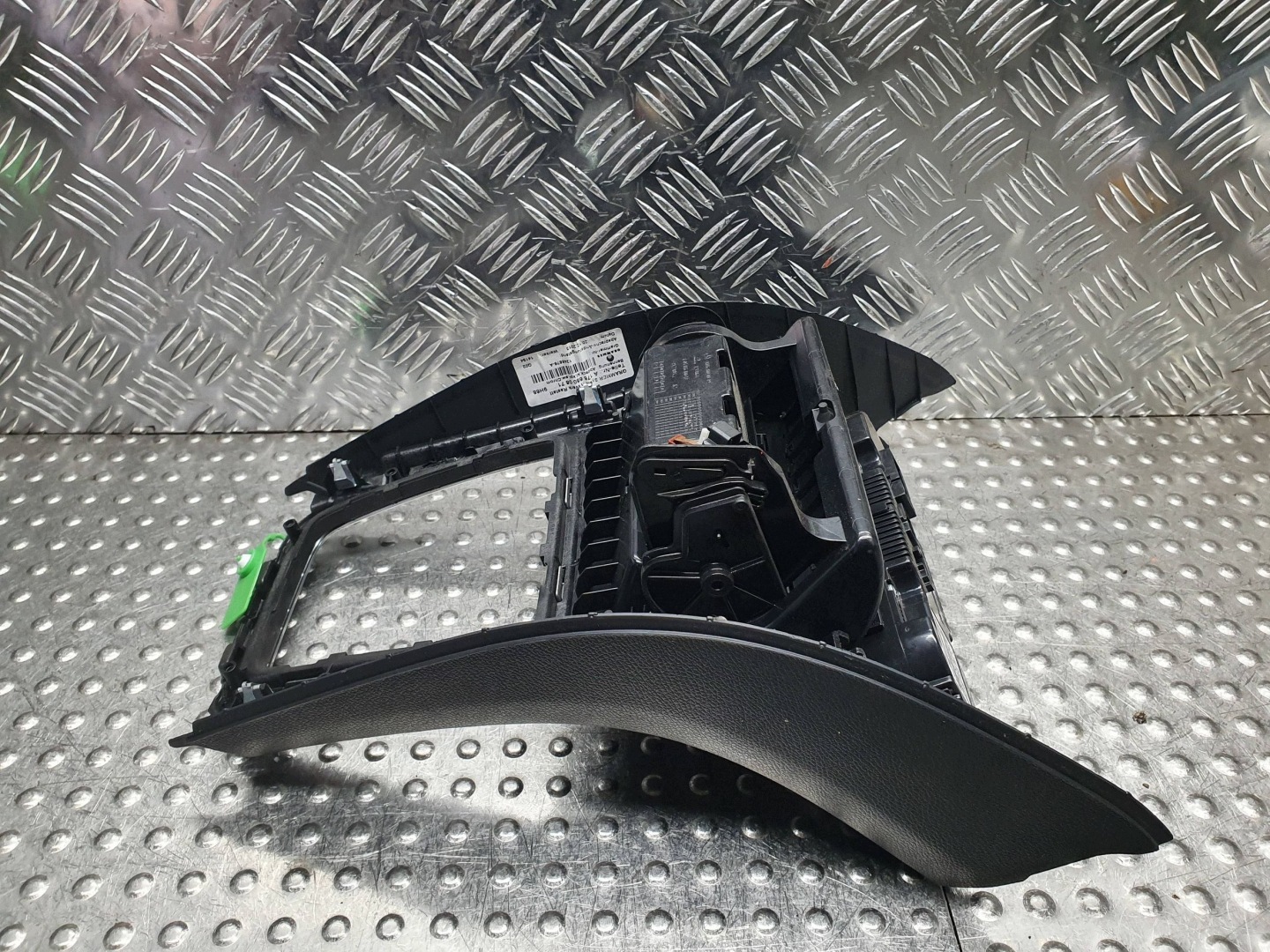 Châssis Moyen Unite commande clima A2469002208 MERCEDES W176 W246