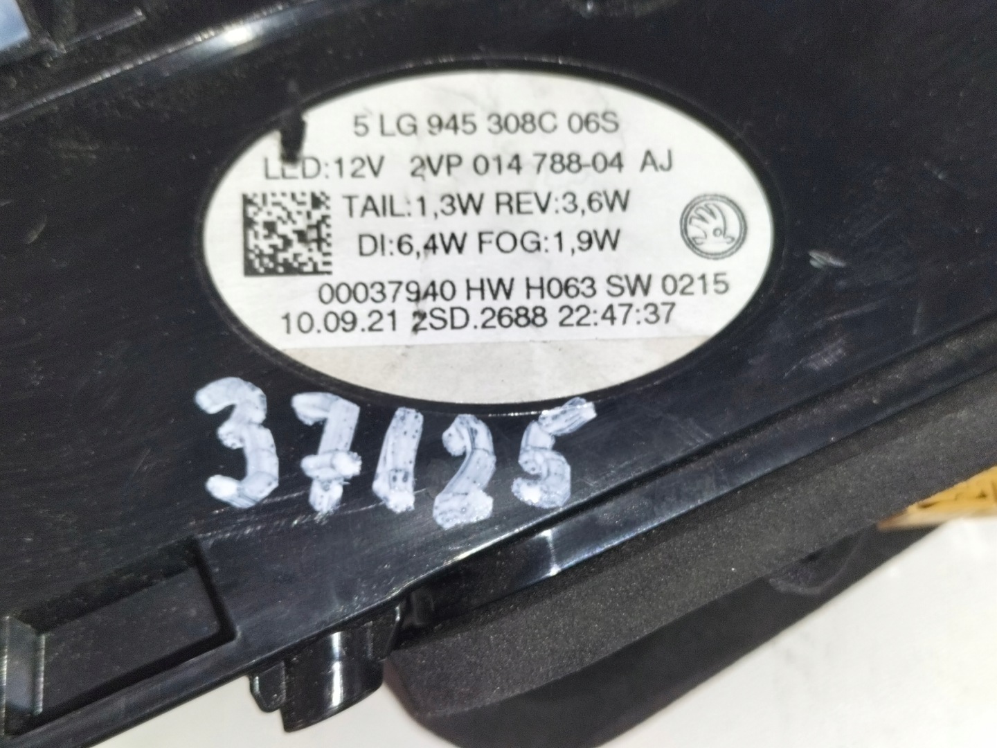 light rear rear part right SKODA ENYAQ 21- LED