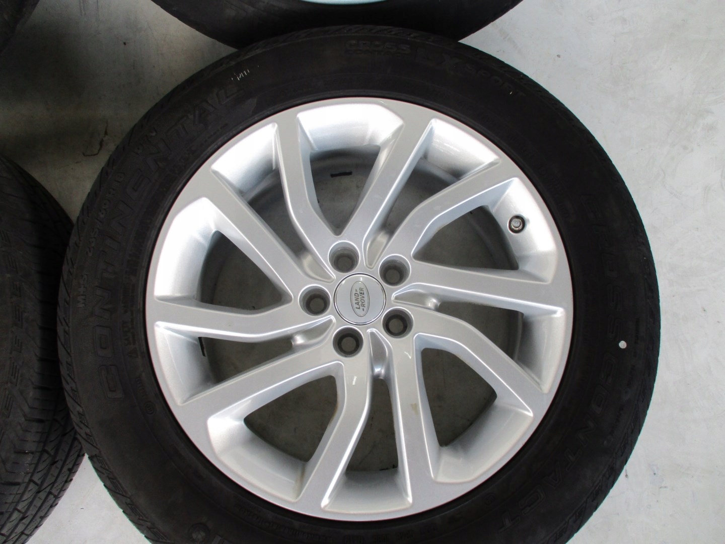 wheels discs tyres Discovery Sport R18 M+S 235/60