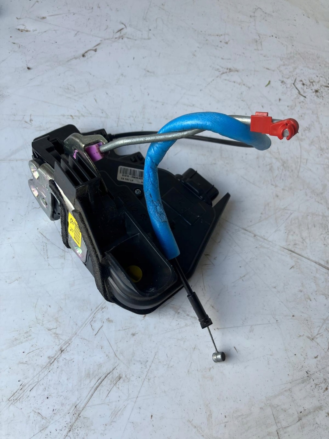 lock door left front KIA RIO IV 81310-H8040