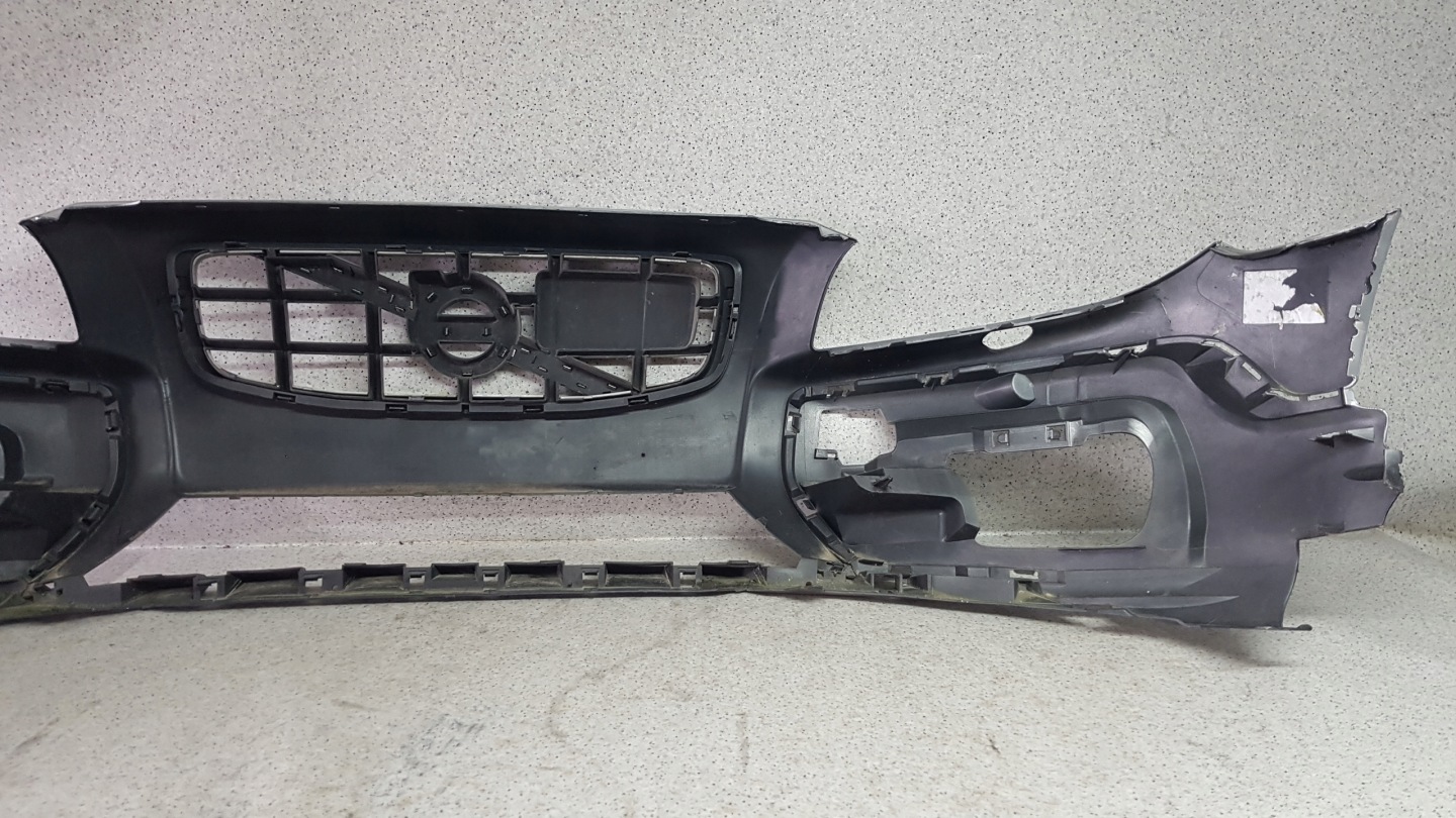 VOLVO XC70 XC 70 LIFT 2007 - bumper front 3261