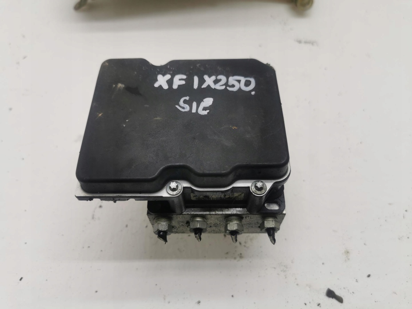 Pompa ABS JAGUAR XF e X250 3.0D V6 AX23-2C405-BB
