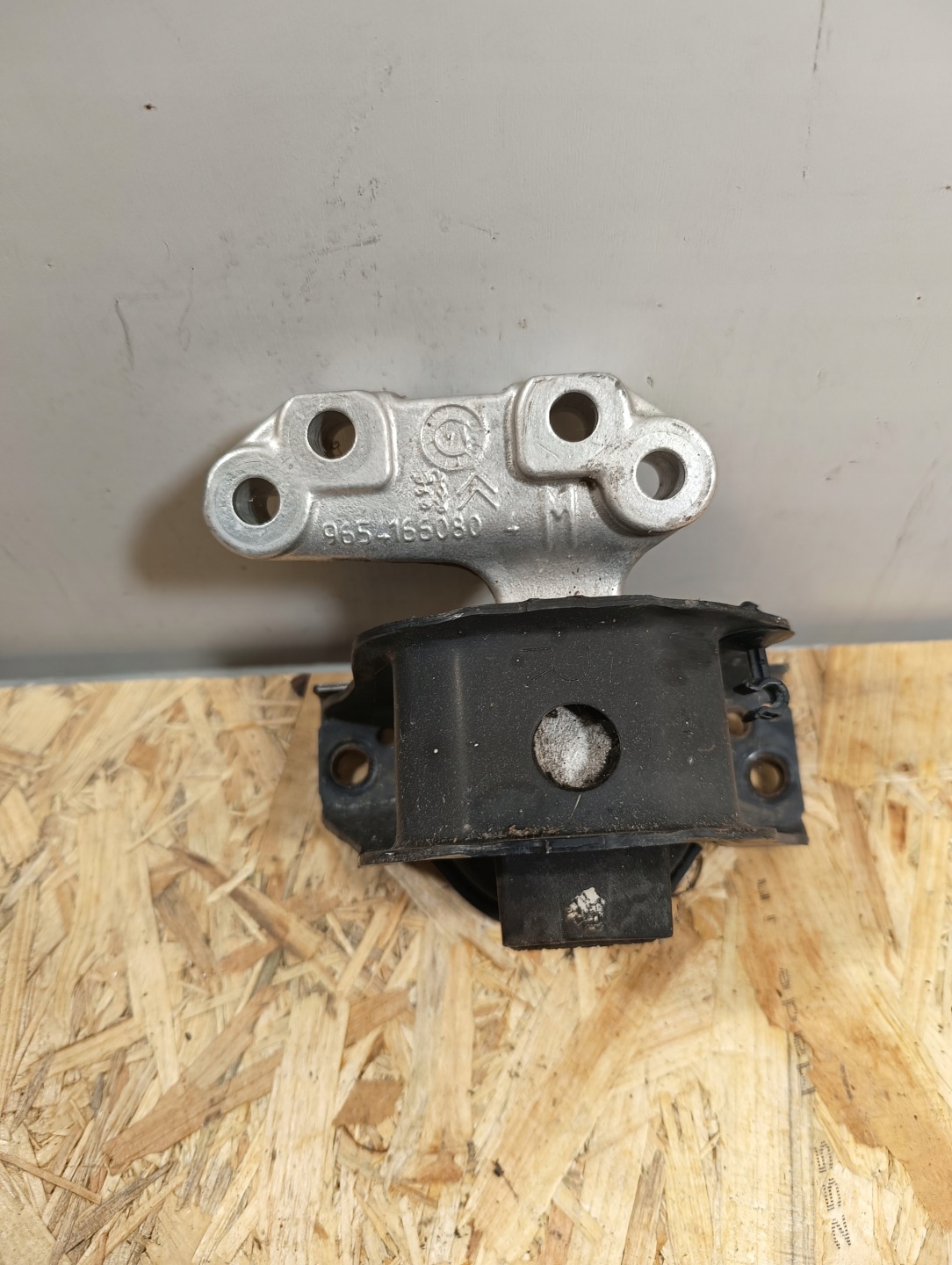 holder engine mount PSA 9654166080