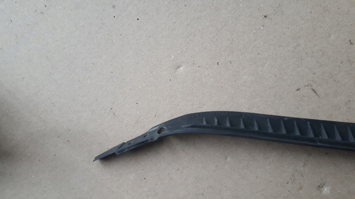 A6 C7 4G gasket lights left front 176121-01