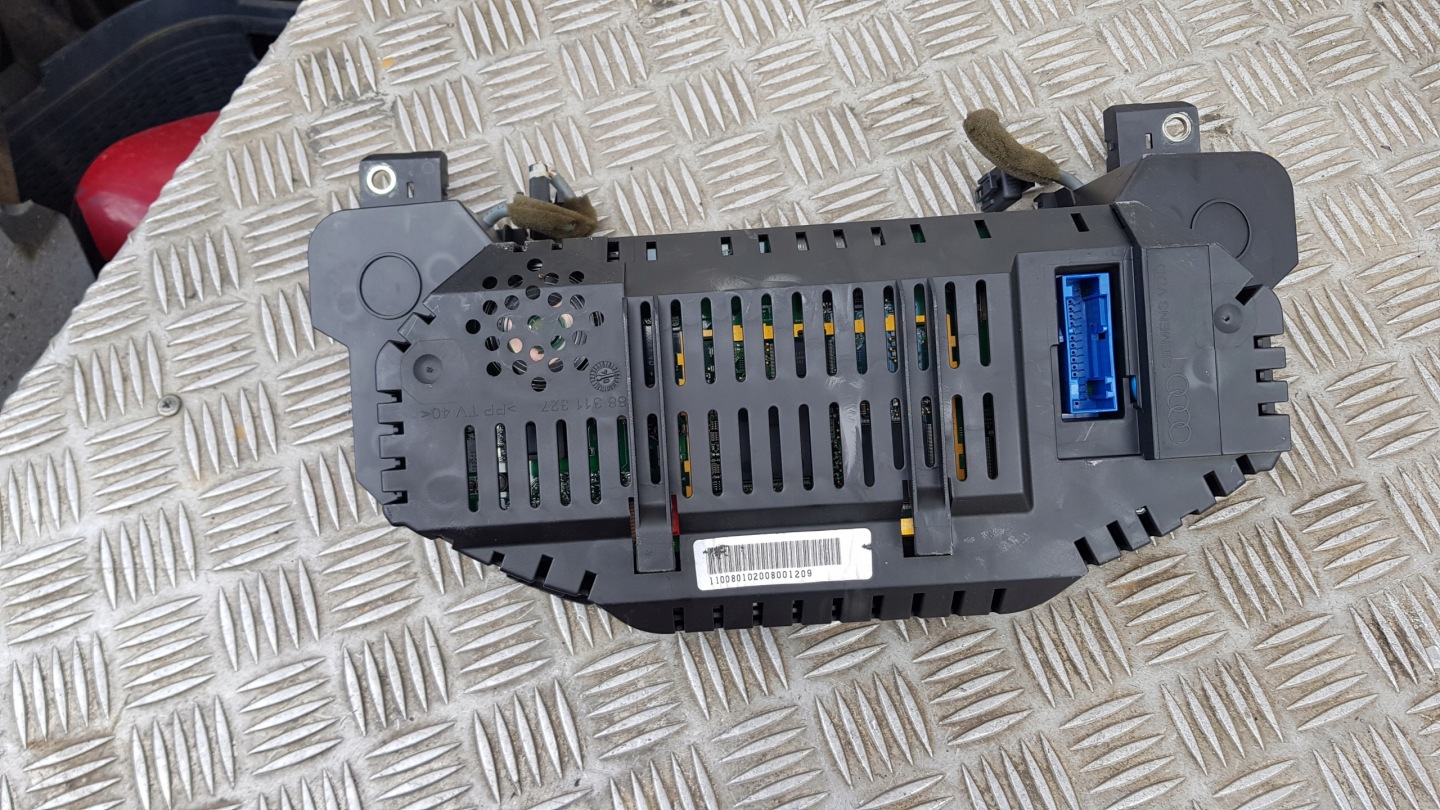 AUDI A8 D3 3.0 4.0 TDI dials clock 4e0920930F