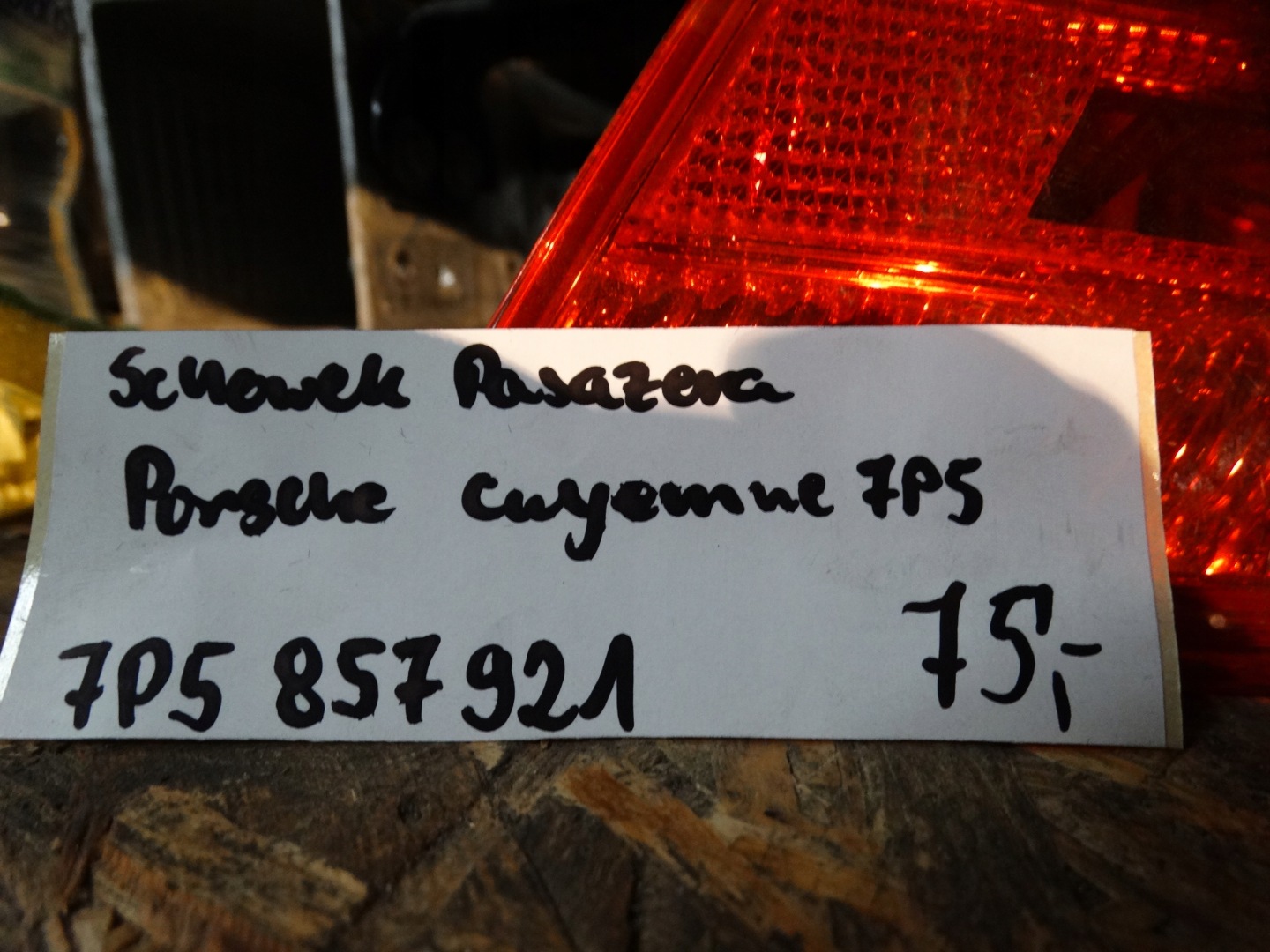 IDEALNY HANDSCHUHFACH DES BEIFAHRERS PORSCHE CAYENNE 7P5 1