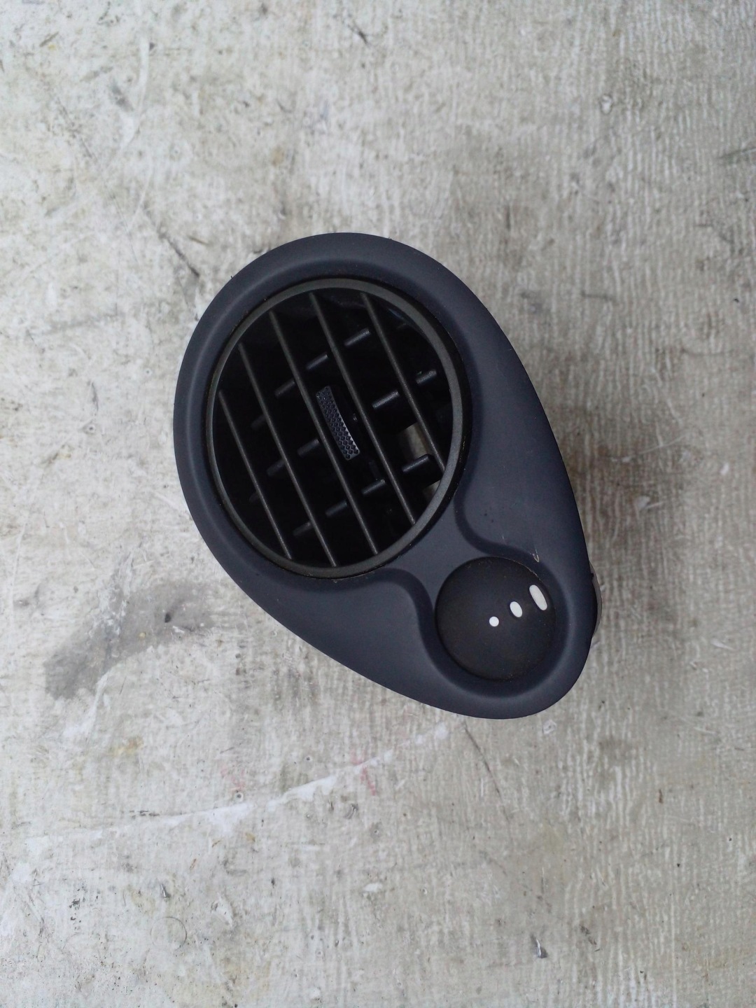 grid air conditioning devices right RENAULT CLIO III 220410 05-12