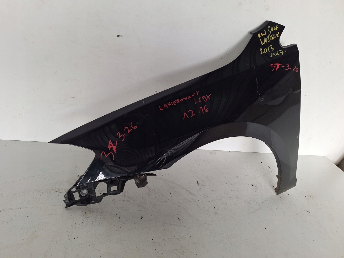 VOLKSWAGEN GOLF VII 12-16 fender left LC9X