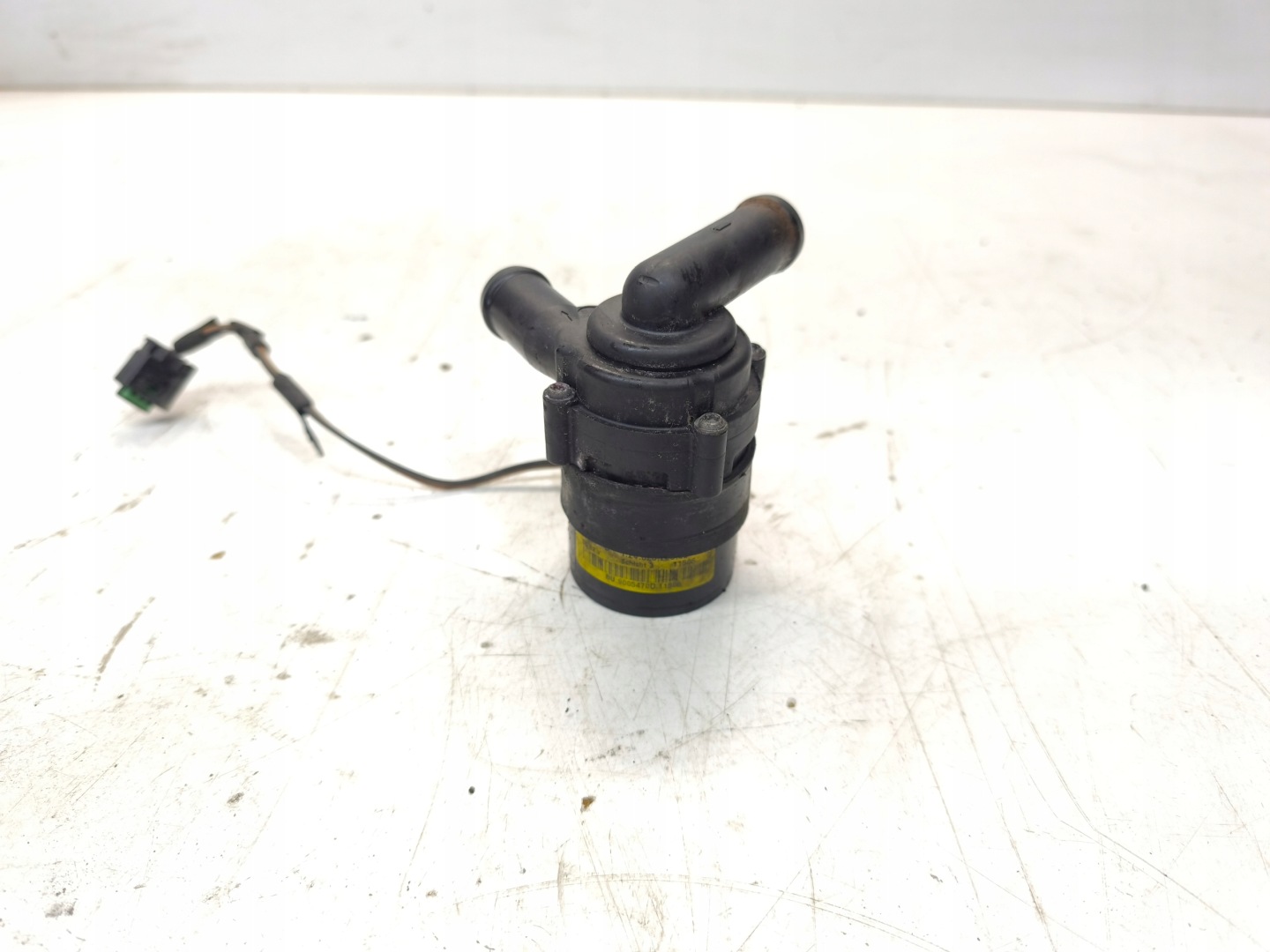 dodatna vodena pumpa ventil vode AUDI A6 C6 9005470D