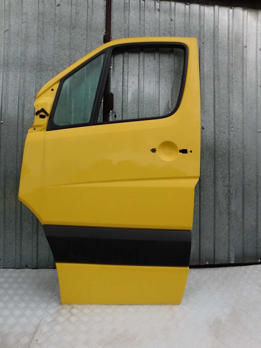 door left front Sprinter 906 Crafter 2006-2018 driver´s ZOLTE without KOROZJI