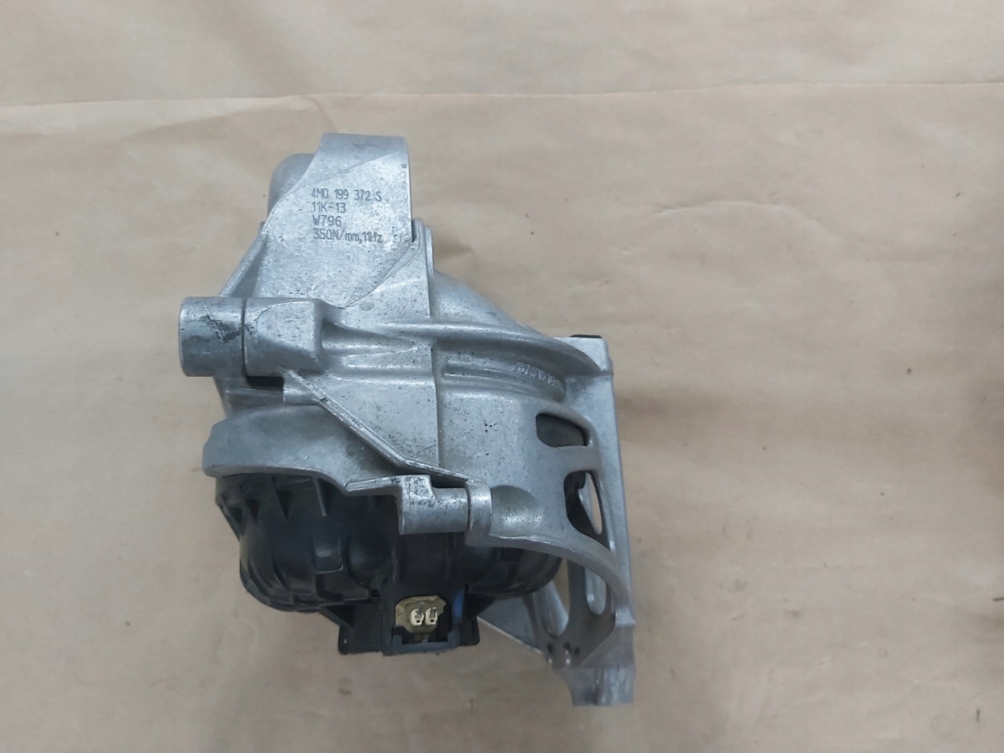 engine mount holder right 4M0199372S AUDI Q7 SQ7 4.0TDI