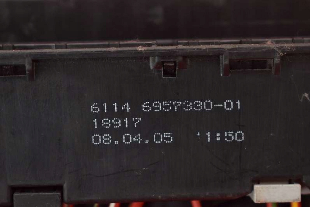 Module fusibles 6957330-01 BMW E60 E61 3.0i 258 KM 03-07