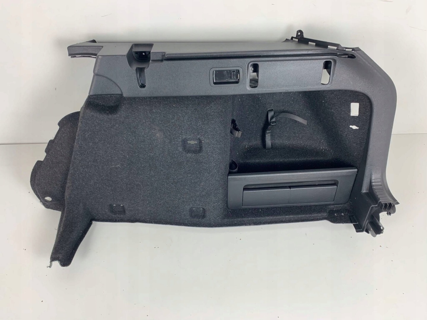 boot upholstery right side Skoda Octavia Mk3 (5E) 5E9867428