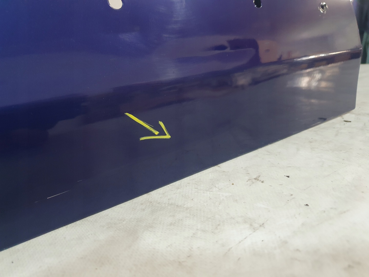RENAULT TWINGO III 14- door right rear part rear. right