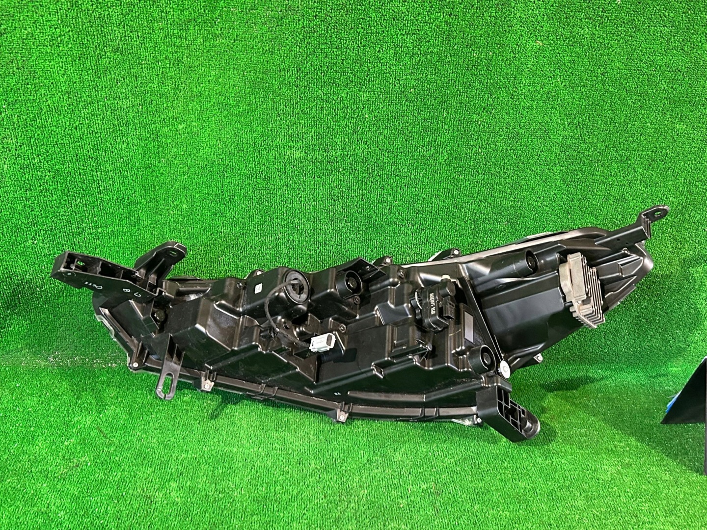 REFLEKTOR right TOYOTA COROLLA CROSS FULL LED NR.R316