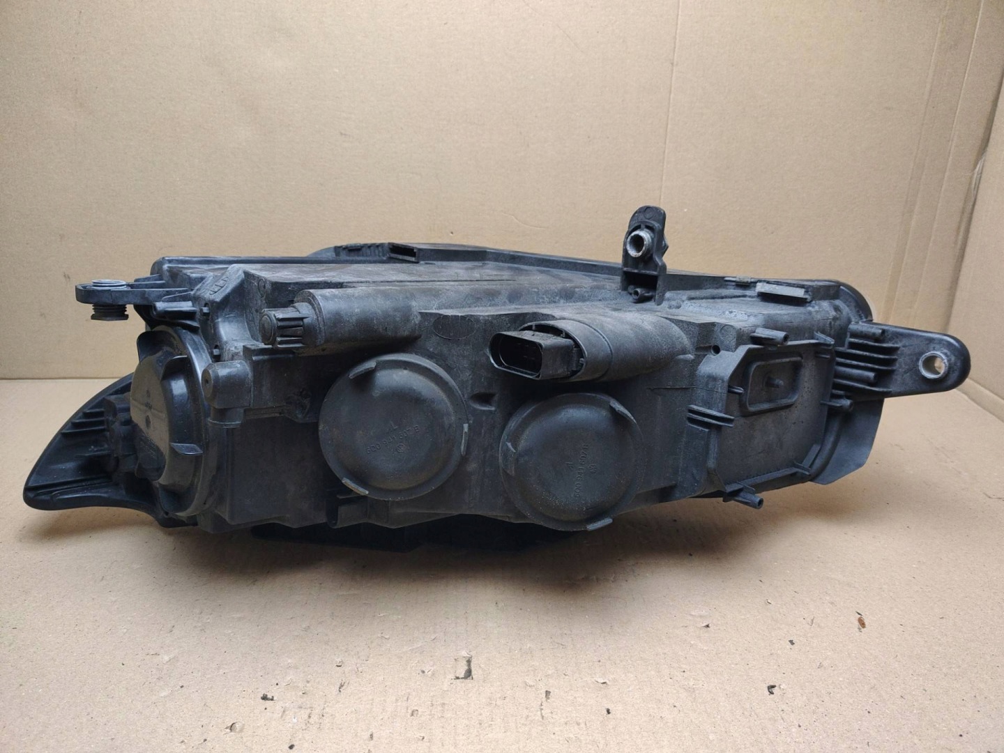 light front right side Volkswagen Passat CC 2009 0302529002
