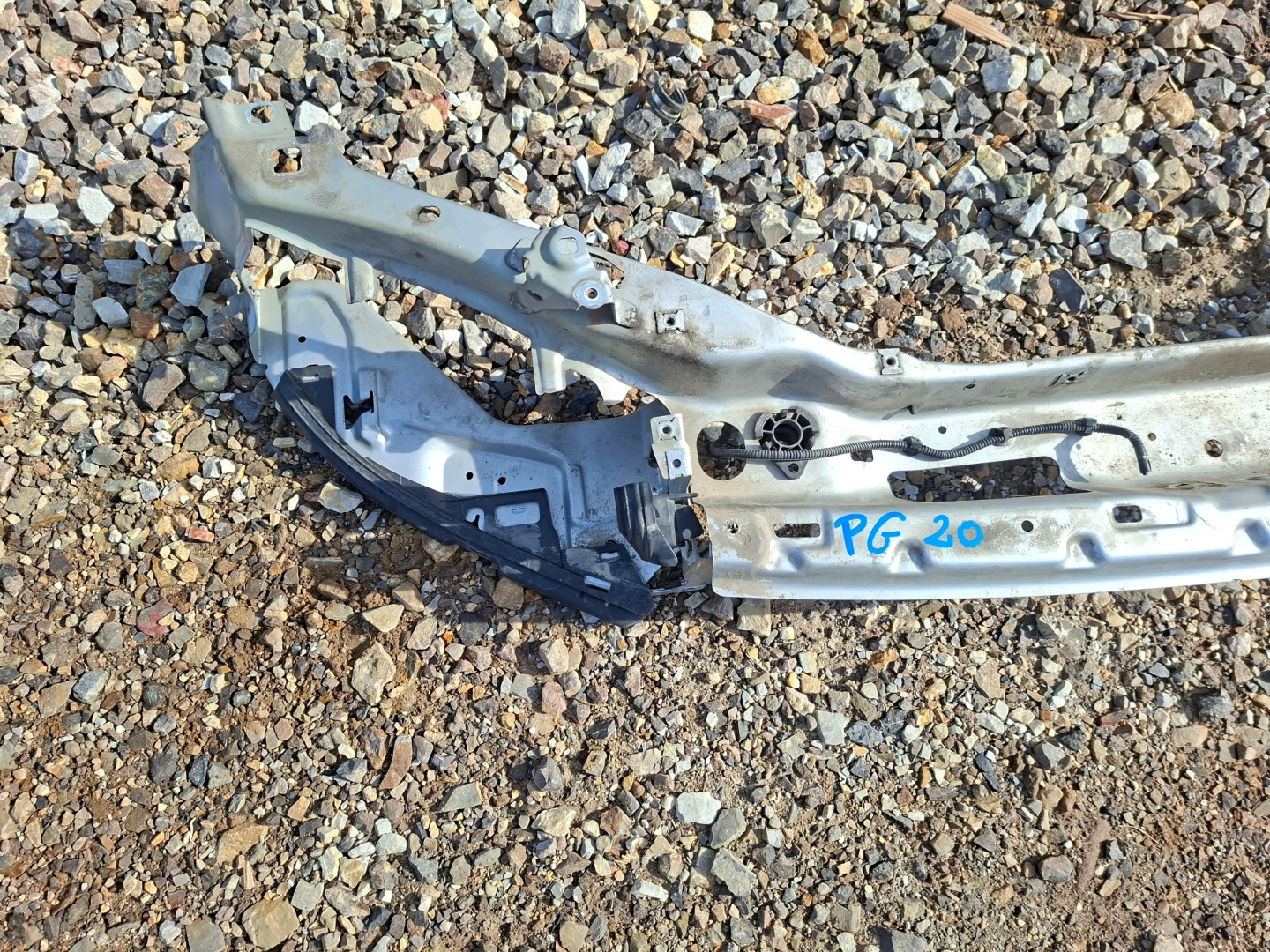 VOLVO S40 II V50 support panel for radiators upper upper pillar 426-26